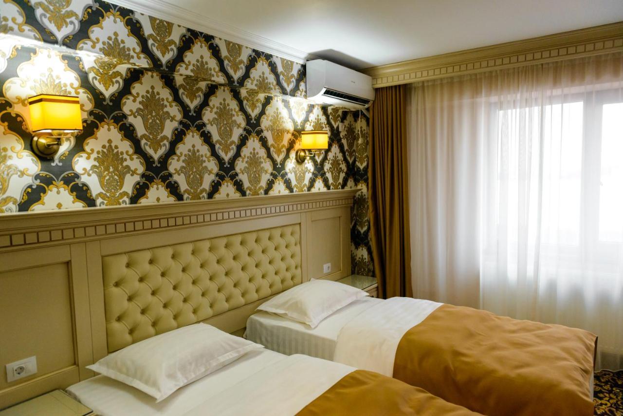 Little Orient Hotel Brăila Eksteriør billede