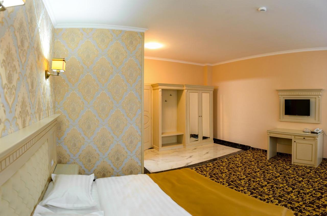 Little Orient Hotel Brăila Eksteriør billede