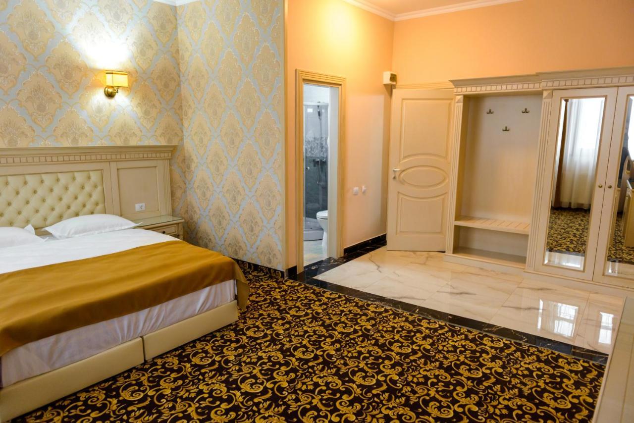 Little Orient Hotel Brăila Eksteriør billede